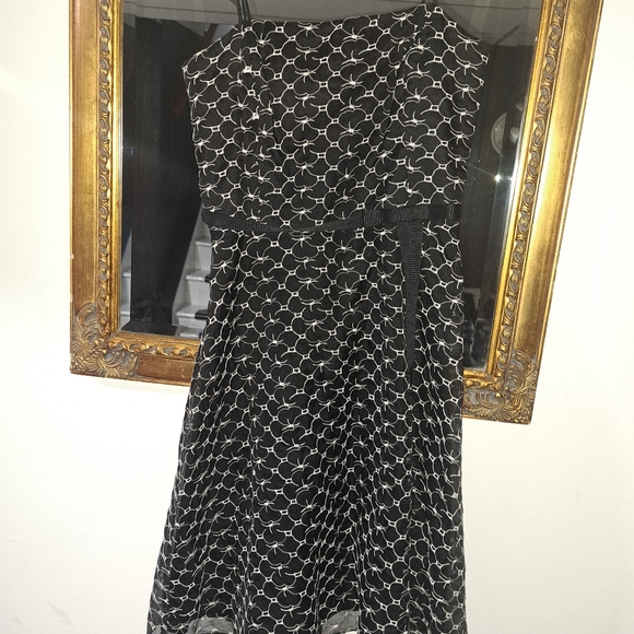 Girls dresses sz 10/12 - Picture 15 of 16